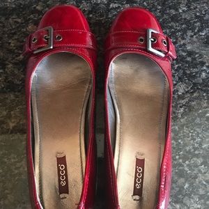 ECCO red flats, 41 (imo fits 10/10.5)